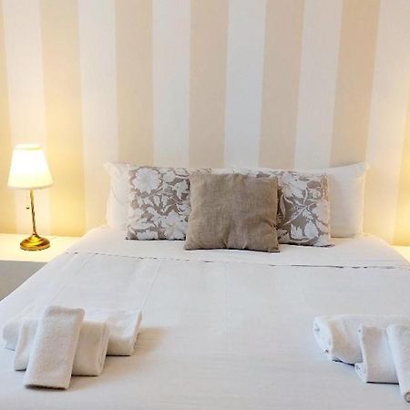 Bbhome Stylish Gold Apartment Near Trastevere Station Рим Экстерьер фото