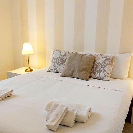 Bbhome Stylish Gold Apartment Near Trastevere Station Рим Экстерьер фото