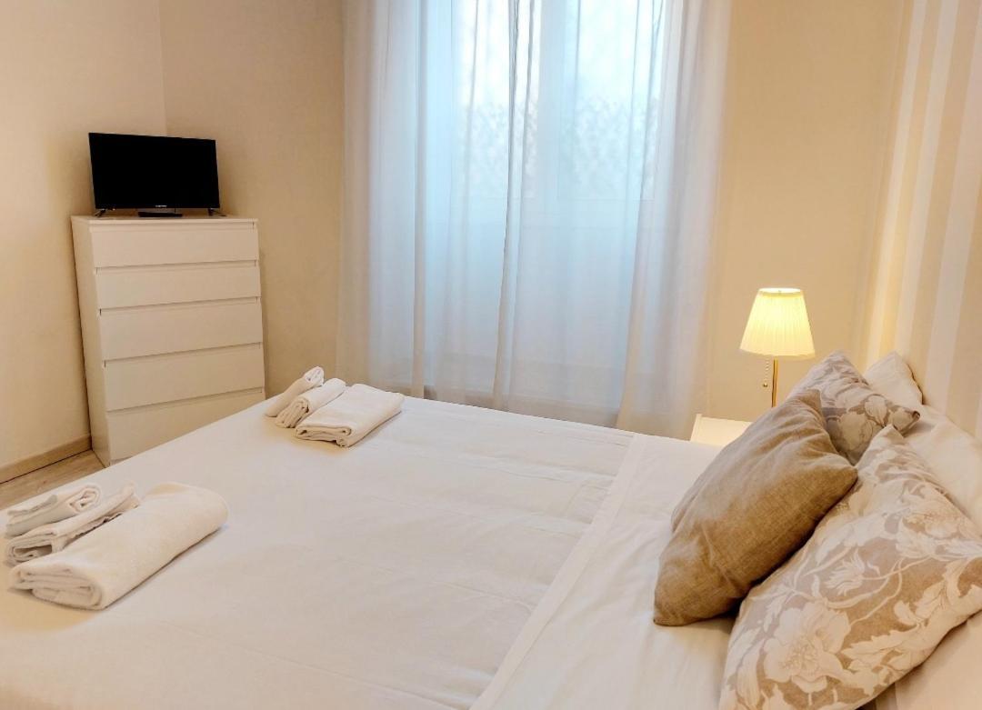 Bbhome Stylish Gold Apartment Near Trastevere Station Рим Экстерьер фото